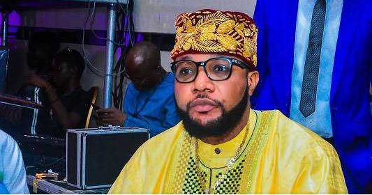 E-Money don warn Country People make dem stop to spray Naira for parties