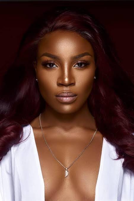 No Be Only Hymns I Wan Sing – Seyi Shay Talk Why She Comot Church