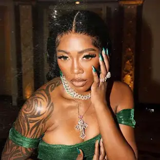 He Love Me: Tiwa Yarn as She Dey Freestyle with Usher for London