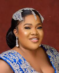 Toyin Abraham beg Ruby Ojiakor say she go make am up to her after she miss her wedding
