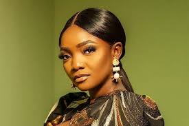 E No Make Sense When Artiste Just Dey Sign Another Artiste Just to Show Say E Don arrive - Simi